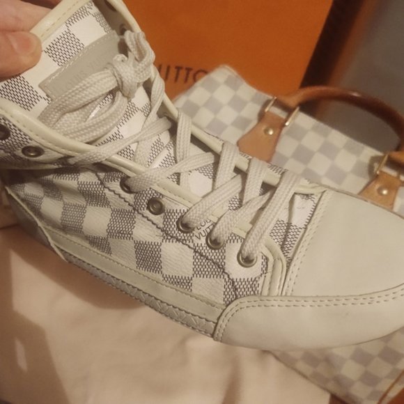 Louis Vuitton sneakers💕 - Picture 1 of 5